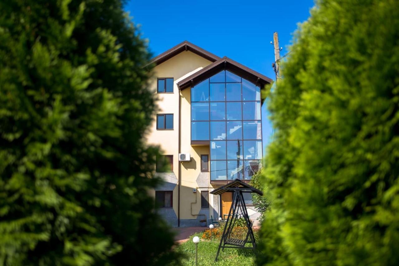 Casa Topazz Târgu Jiu Exterior foto